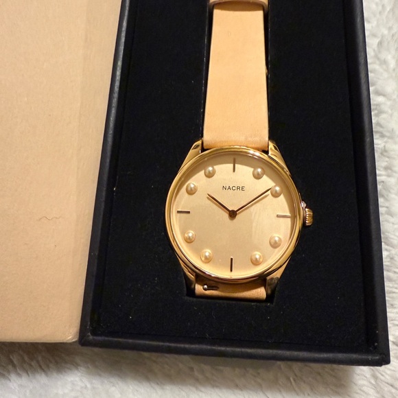 Nacre Women’s Tan Leather Watch NWT Minimalist Pearl Dial Italian Strap - Picture 5 of 7